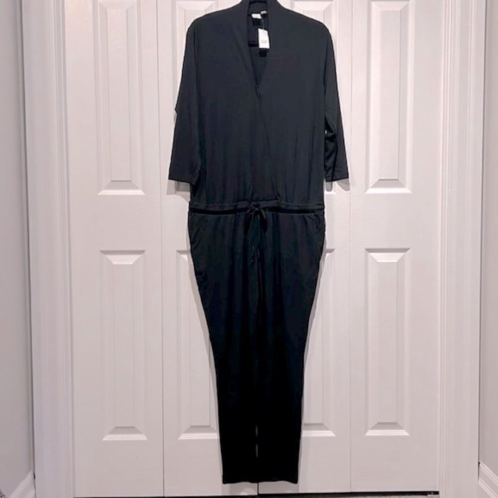 Gap Black Maternity Wrap 3/4 Sleeve‎ Jumpsuit Size M NWT